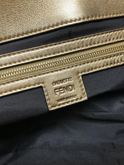 フェンディバッグ角部分ディテール